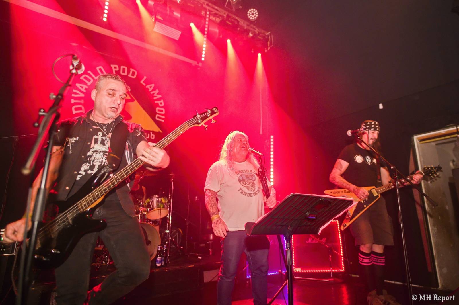 Od rock’n’roll thrashe po punk a elektroniku. Plzeňská Lampa přivítala Zputnik, Šanov 1 a Gaunery