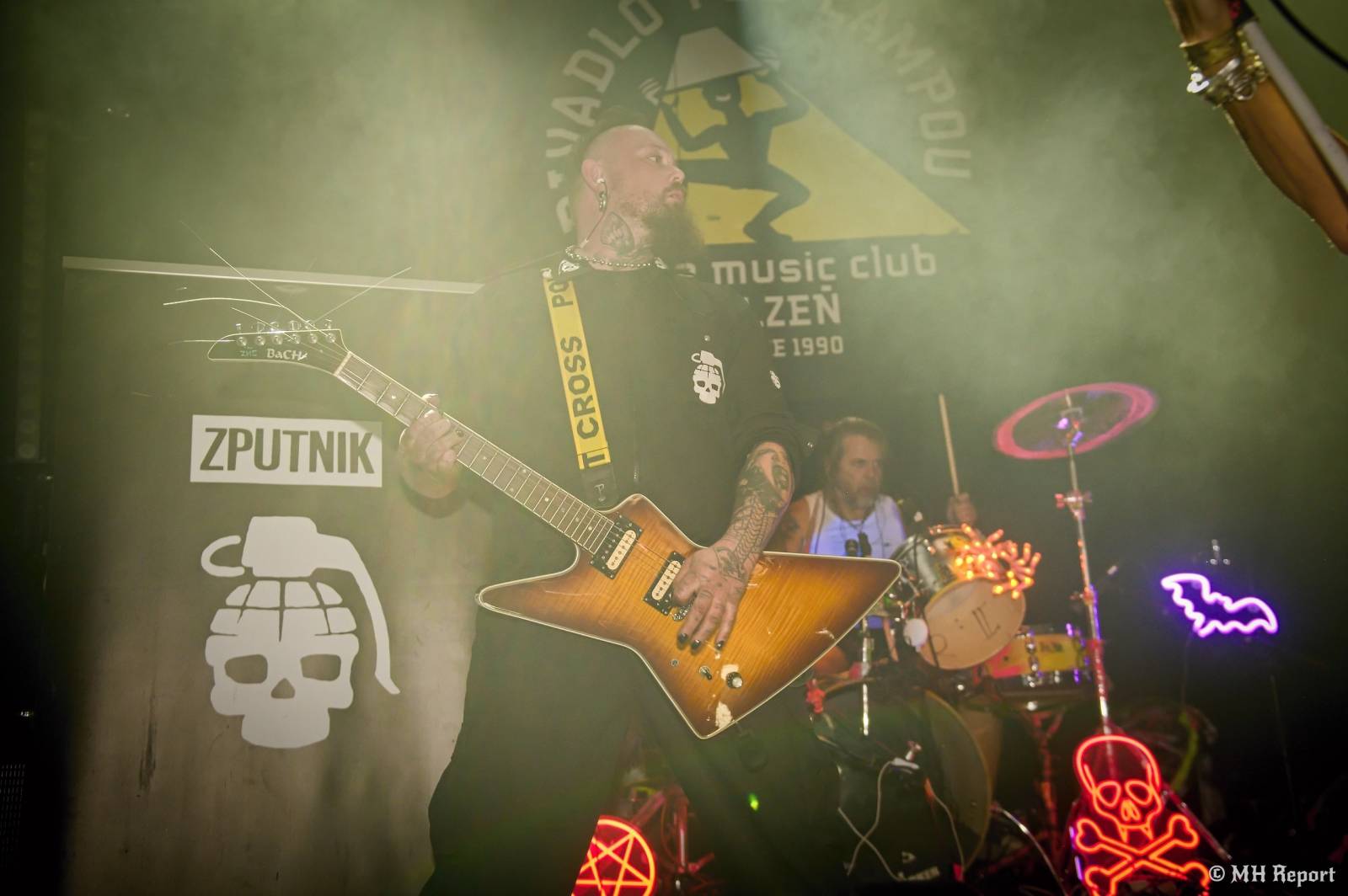Od rock’n’roll thrashe po punk a elektroniku. Plzeňská Lampa přivítala Zputnik, Šanov 1 a Gaunery
