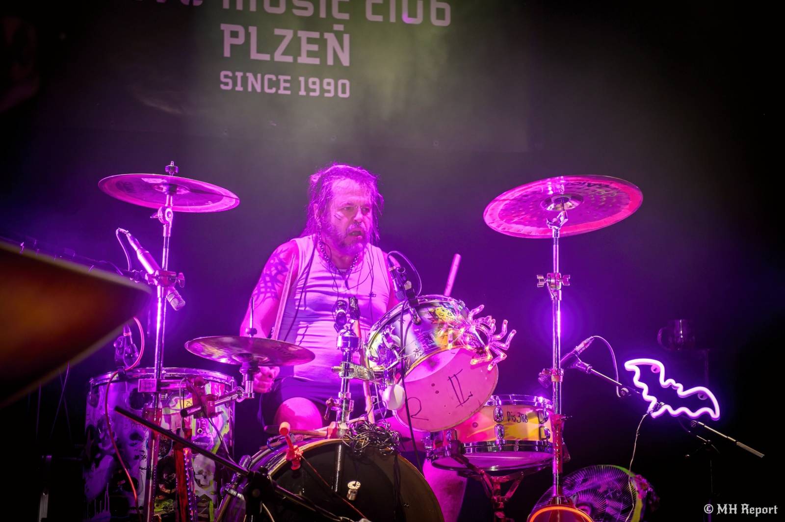 Od rock’n’roll thrashe po punk a elektroniku. Plzeňská Lampa přivítala Zputnik, Šanov 1 a Gaunery