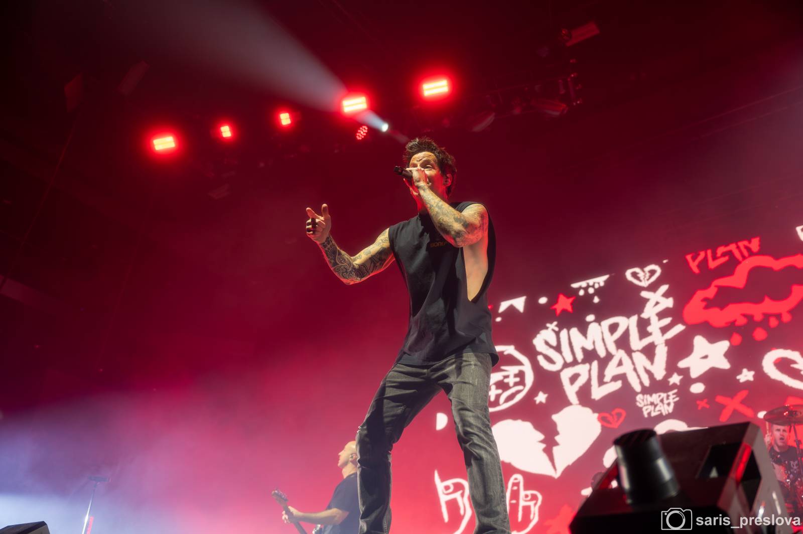 Simple Plan rozpoutali v O2 universu pop-punkovou párty plnou nostalgie