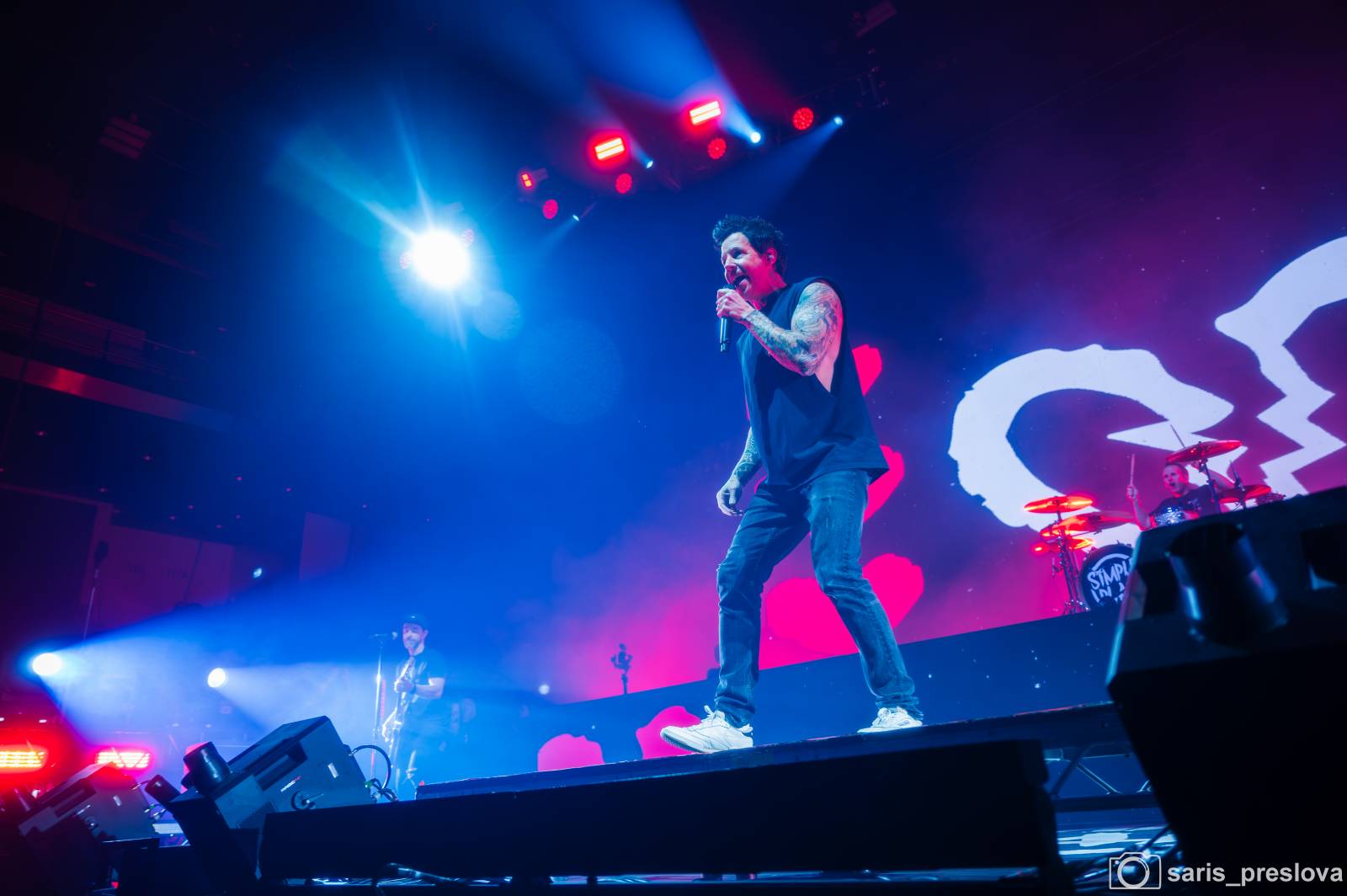 Simple Plan rozpoutali v O2 universu pop-punkovou párty plnou nostalgie