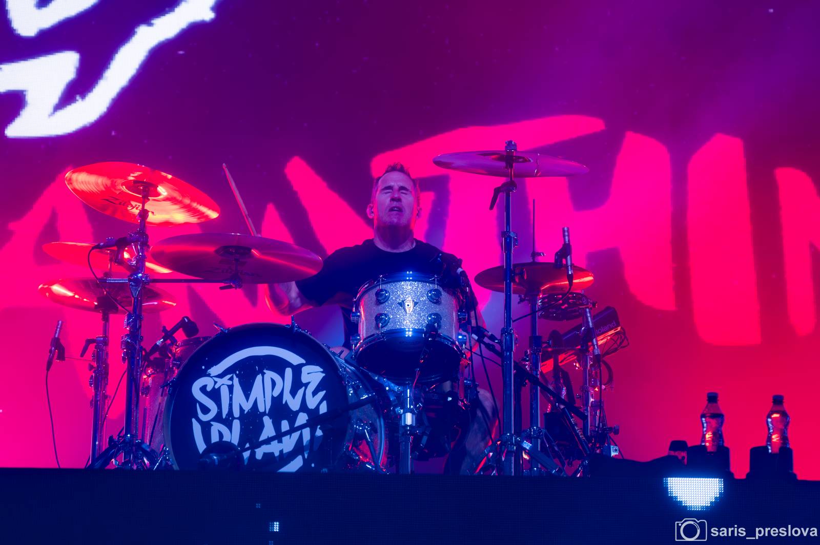 Simple Plan rozpoutali v O2 universu pop-punkovou párty plnou nostalgie