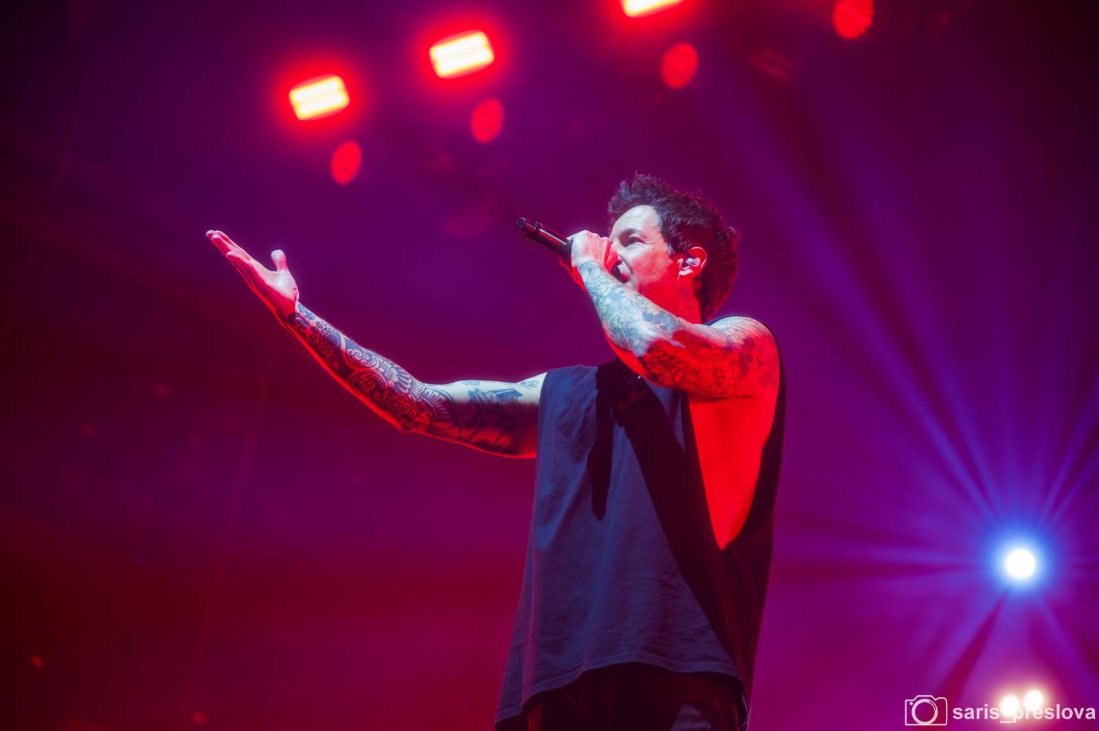 Simple Plan rozpoutali v O2 universu pop-punkovou párty plnou nostalgie