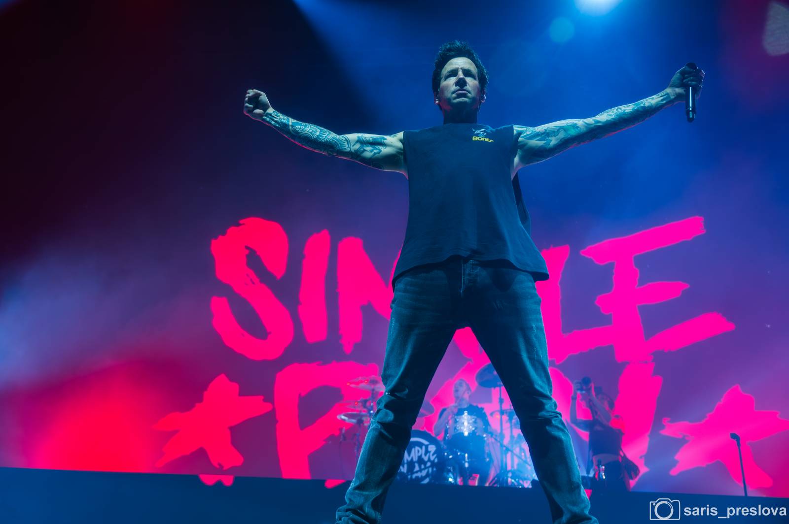 Simple Plan rozpoutali v O2 universu pop-punkovou párty plnou nostalgie