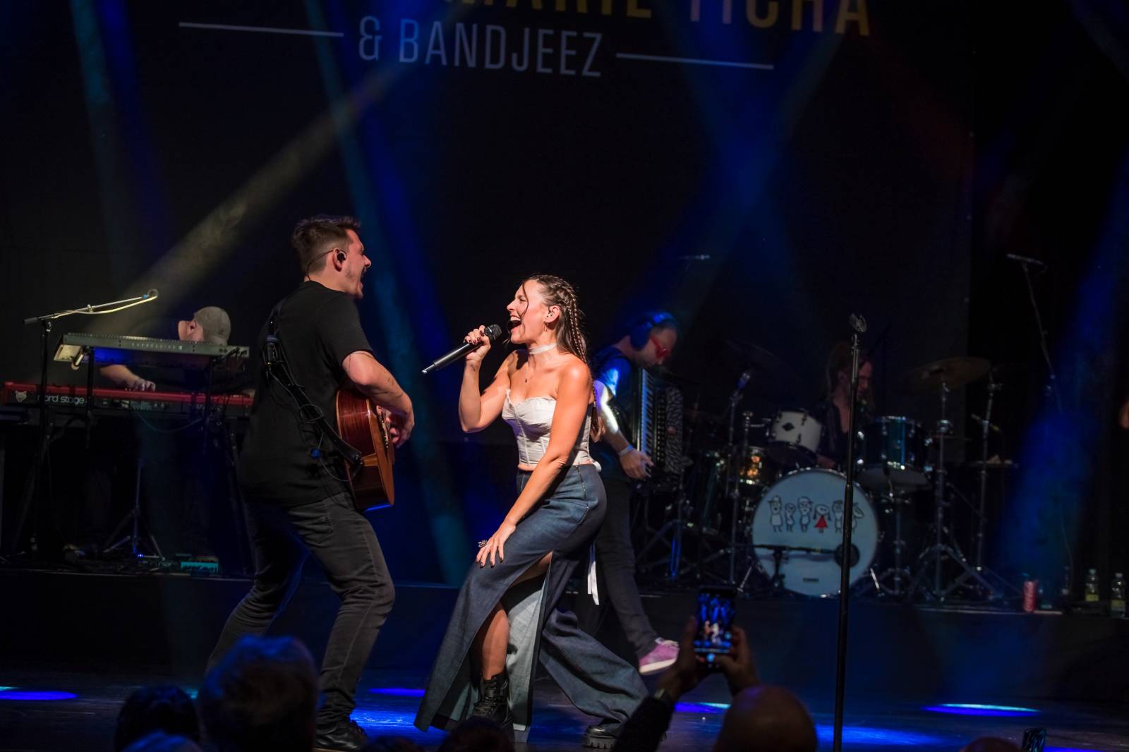 Kateřina Marie Tichá s Bandjezz rozezpívali Brno. Nechyběla ani vzpomínka na Davida Stypku