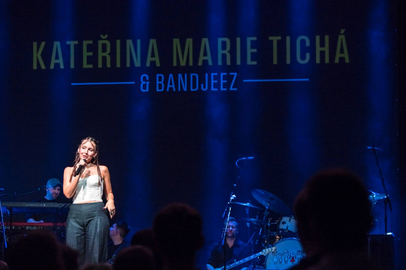 Kateřina Marie Tichá s Bandjezz rozezpívali Brno. Nechyběla ani vzpomínka na Davida Stypku