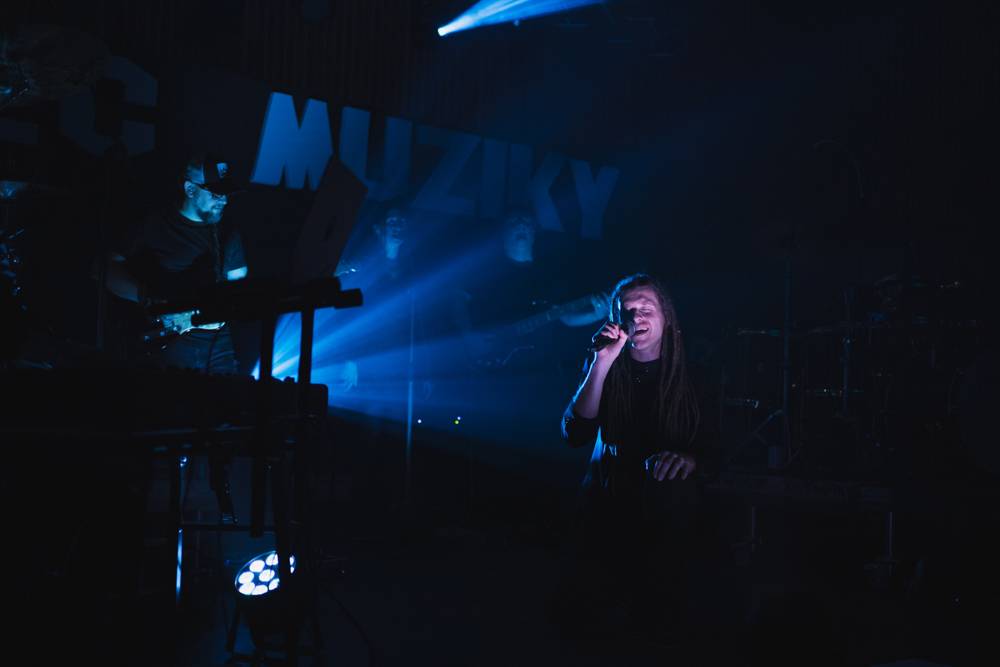 Festival Kopec muziky roztančili FEW, LeeO jr. a Lanugo, mezi koncerty byla otevřená i jam session
