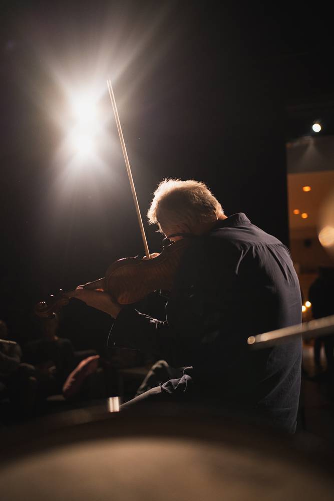 Festival Kopec muziky roztančili FEW, LeeO jr. a Lanugo, mezi koncerty byla otevřená i jam session