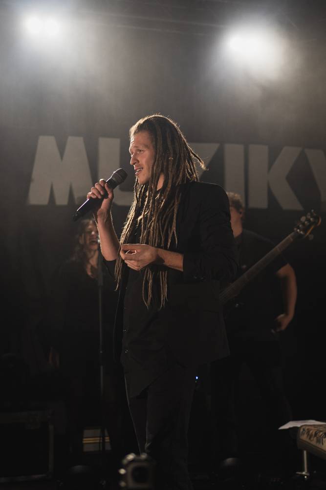 Festival Kopec muziky roztančili FEW, LeeO jr. a Lanugo, mezi koncerty byla otevřená i jam session