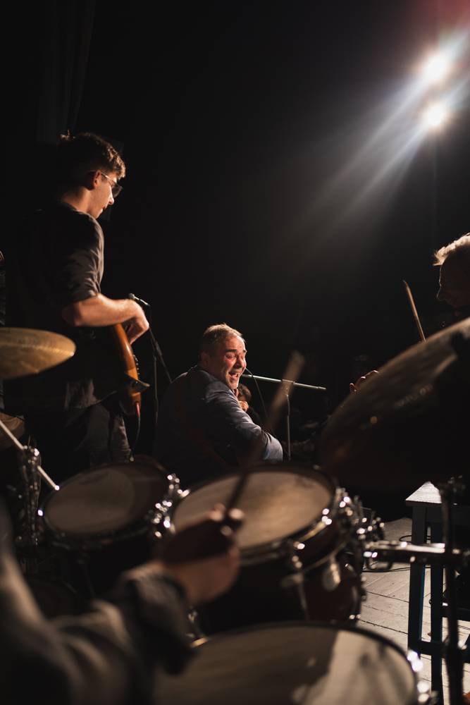 Festival Kopec muziky roztančili FEW, LeeO jr. a Lanugo, mezi koncerty byla otevřená i jam session