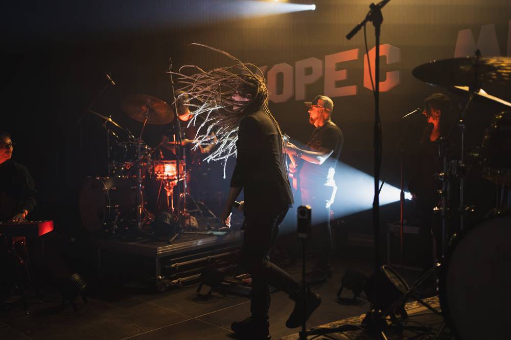 Festival Kopec muziky roztančili FEW, LeeO jr. a Lanugo, mezi koncerty byla otevřená i jam session