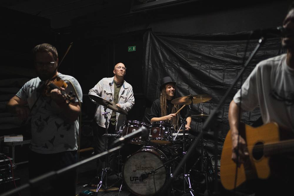 Festival Kopec muziky roztančili FEW, LeeO jr. a Lanugo, mezi koncerty byla otevřená i jam session