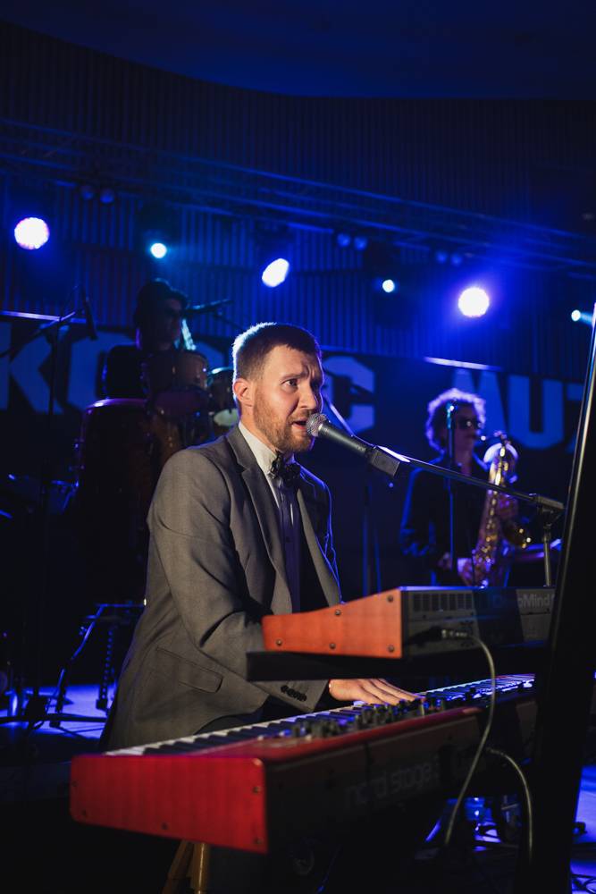 Festival Kopec muziky roztančili FEW, LeeO jr. a Lanugo, mezi koncerty byla otevřená i jam session