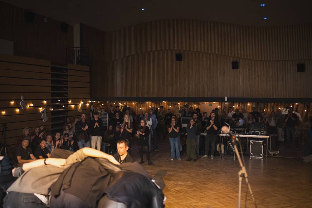 Festival Kopec muziky roztančili FEW, LeeO jr. a Lanugo, mezi koncerty byla otevřená i jam session