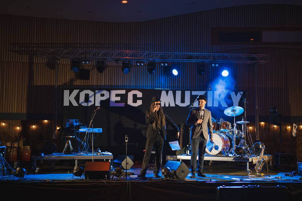 Festival Kopec muziky roztančili FEW, LeeO jr. a Lanugo, mezi koncerty byla otevřená i jam session