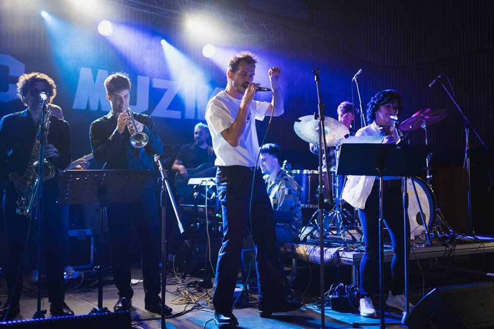 Festival Kopec muziky roztančili FEW, LeeO jr. a Lanugo, mezi koncerty byla otevřená i jam session