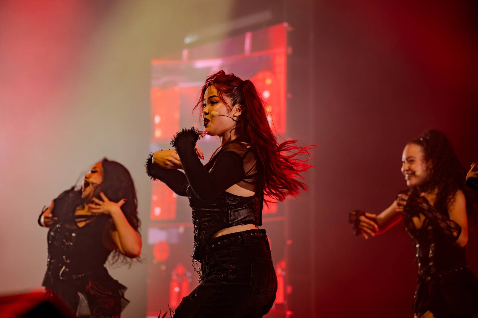 Praha se stala centrem K-Pop kultury. O2 arenou se rozezněly hity z oscarových Demon Hunters i BTS a Katsaye