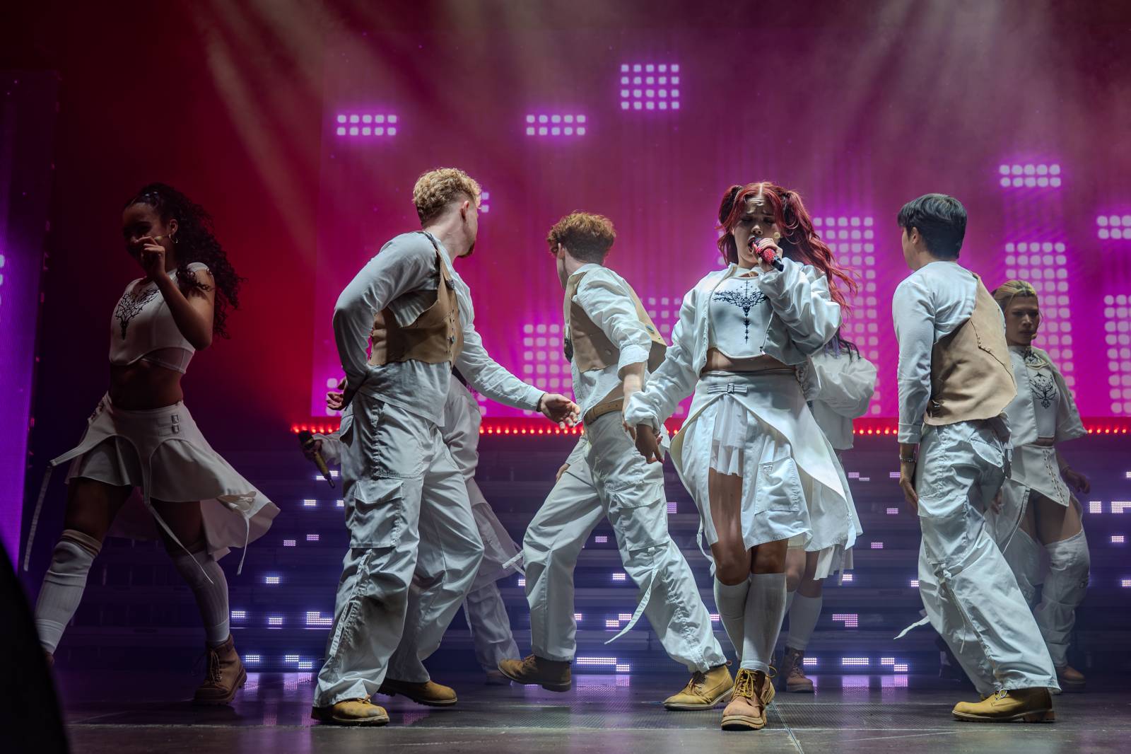 Praha se stala centrem K-Pop kultury. O2 arenou se rozezněly hity z oscarových Demon Hunters i BTS a Katsaye