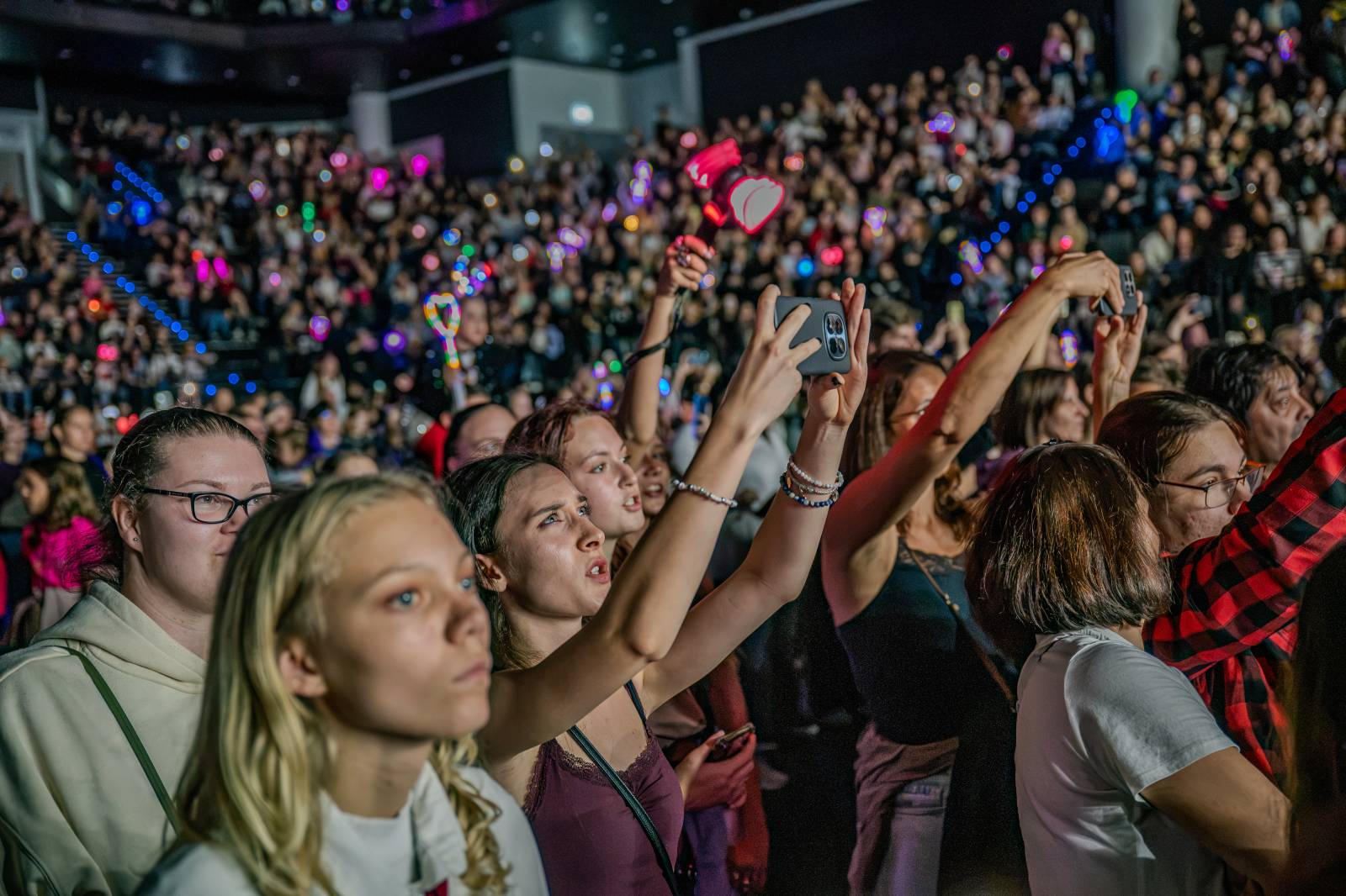 Praha se stala centrem K-Pop kultury. O2 arenou se rozezněly hity z oscarových Demon Hunters i BTS a Katsaye