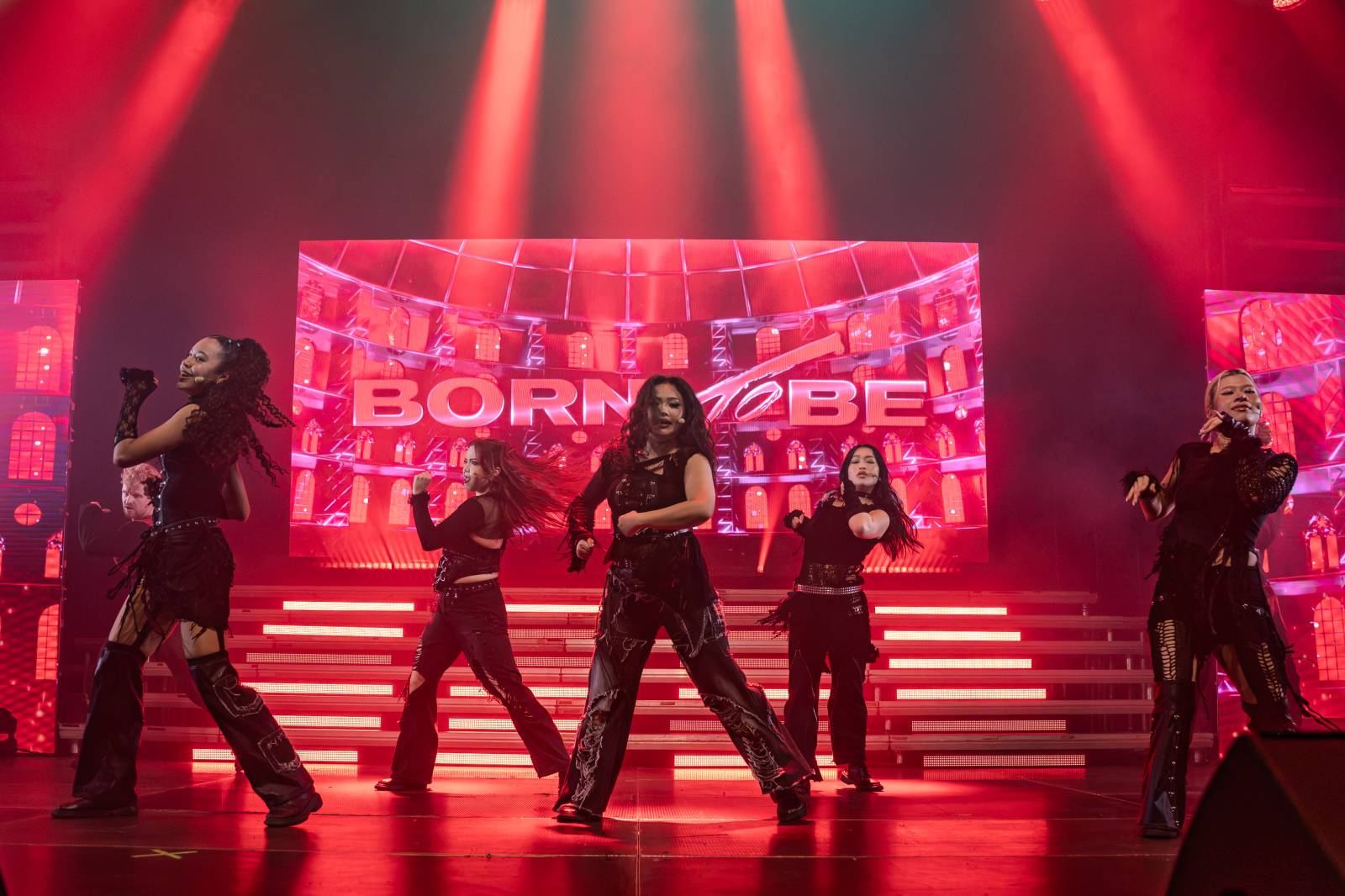 Praha se stala centrem K-Pop kultury. O2 arenou se rozezněly hity z oscarových Demon Hunters i BTS a Katsaye