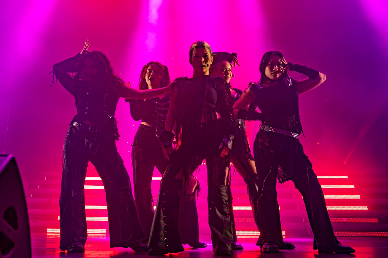 Praha se stala centrem K-Pop kultury. O2 arenou se rozezněly hity z oscarových Demon Hunters i BTS a Katsaye