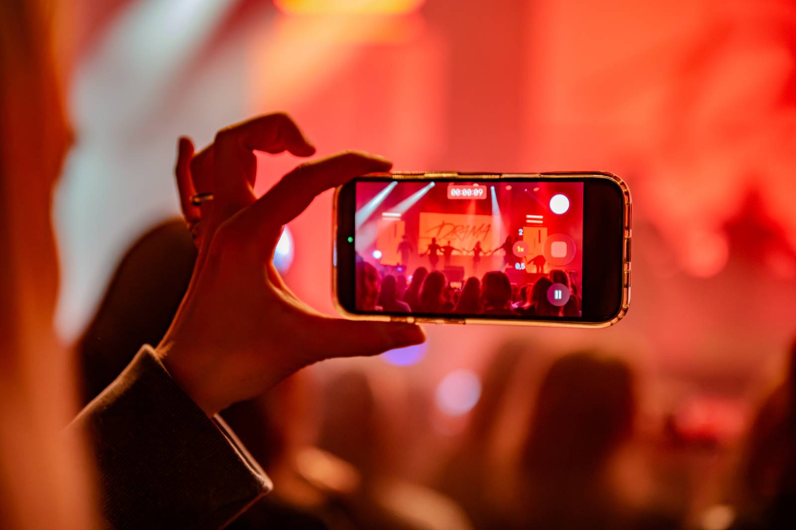 Praha se stala centrem K-Pop kultury. O2 arenou se rozezněly hity z oscarových Demon Hunters i BTS a Katsaye
