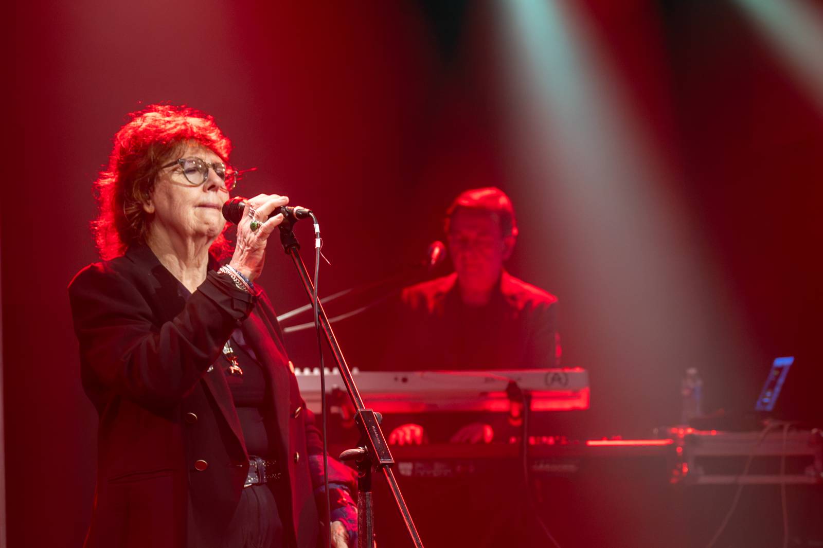 Hlas hitů Mikea Oldfielda se vrátil do Česka. Maggie Reilly zářila v Lucerna Music Baru