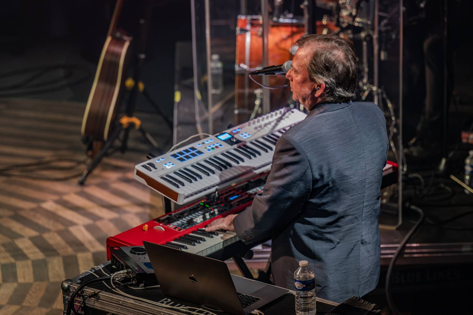 Hlas hitů Mikea Oldfielda se vrátil do Česka. Maggie Reilly zářila v Lucerna Music Baru