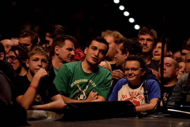 LIVE: Tři sestry v O2 areně, to je nářez!