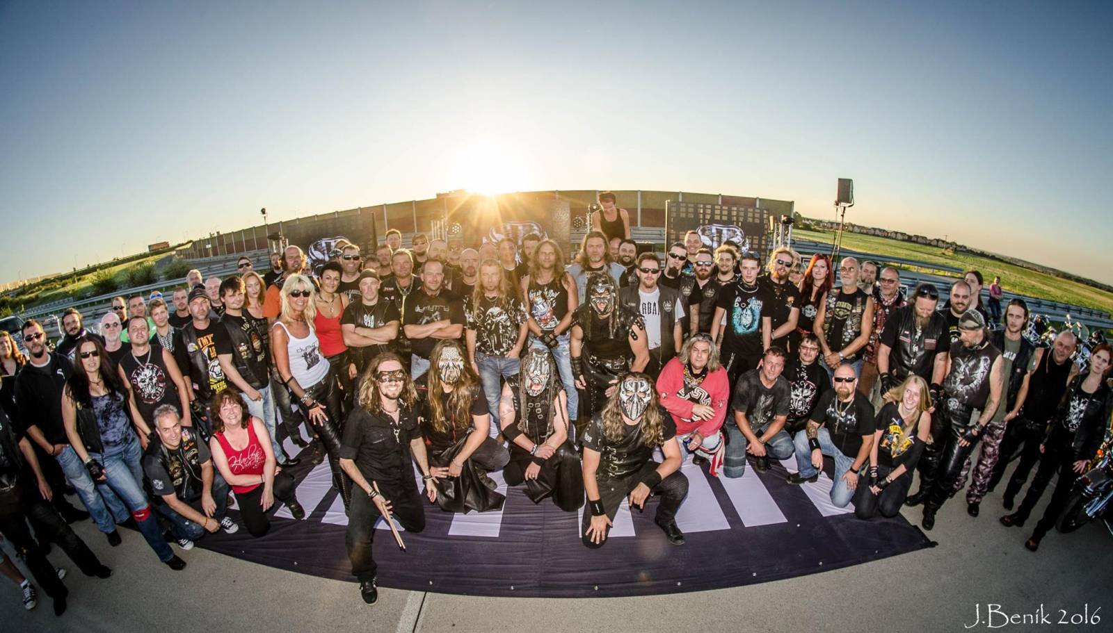 Dymytry točili klip na uzavřené dálnici, zveřejnili další upoutávku a prozradili datum premiéry