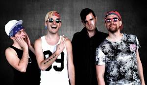 VIDEO: Lollipop-punková kapela Maniac natočila po úspěšném tracku Čapí i rasistický videoklip. Ten navazuje na původní příběh