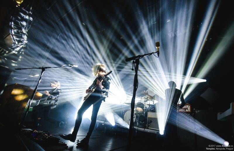 LIVE: Temples svým psychedelickým rockem premiérově dobyli Prahu