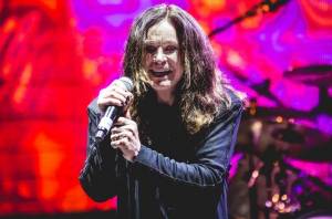 TOP 5 největších bizárů na pódiu: Ozzy Osbourne ukousl hlavu netopýra, z Rammstein se stali mistři nechutností