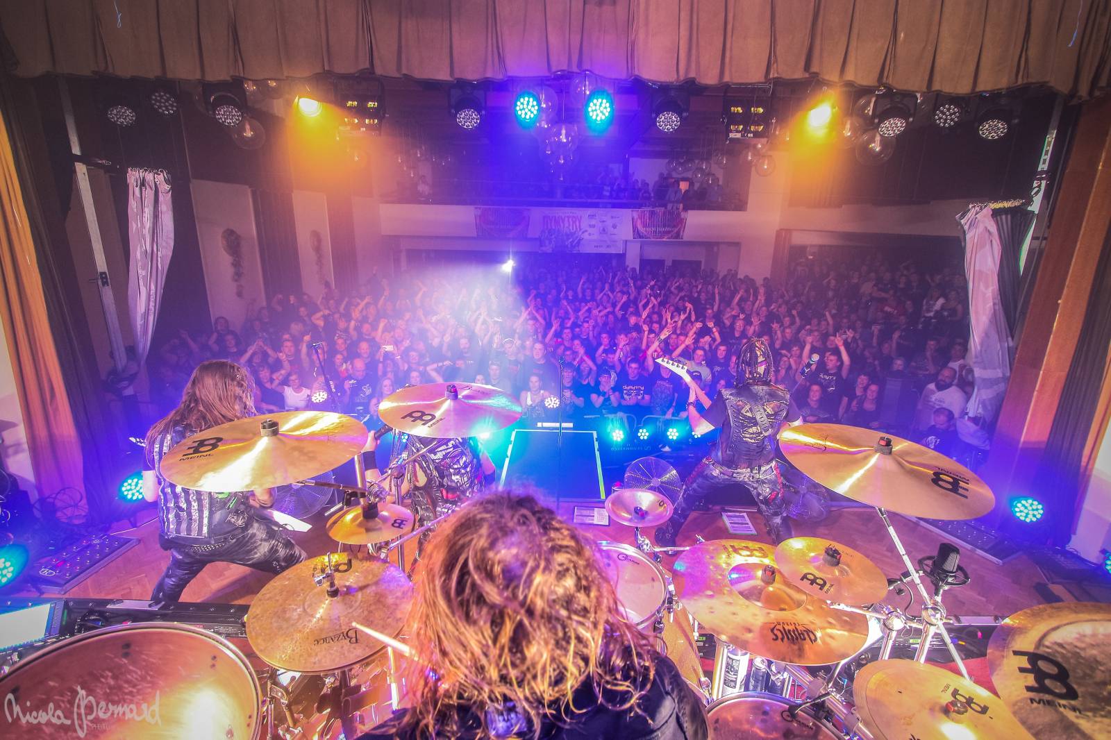 AUDIO: Dymytry vydali novou píseň Iluze. Tou avizují desku Reser