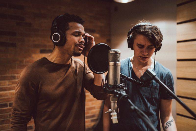 VIDEO: Sofian Medjmedj a Ben Cristovao představují novinku nahranou v Abbey Road Studios