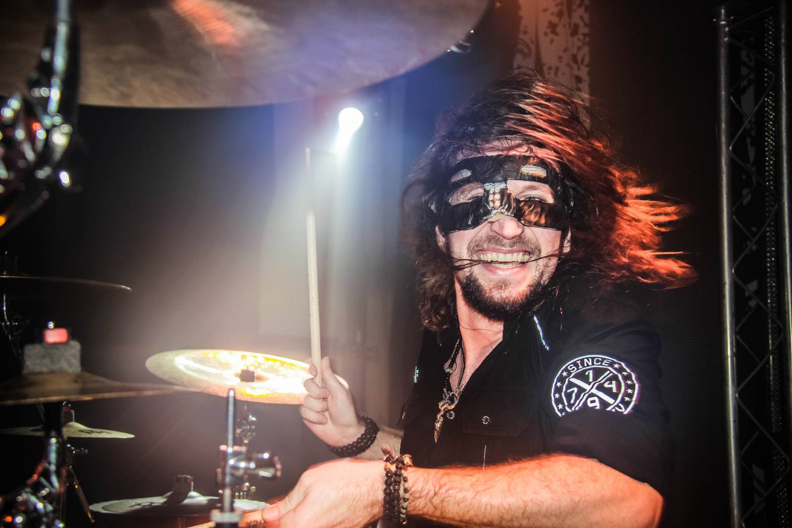 Dymytry vydali klip k songu Dej Bůh štěstí. Objevil se i na DVD z Masters of Rock