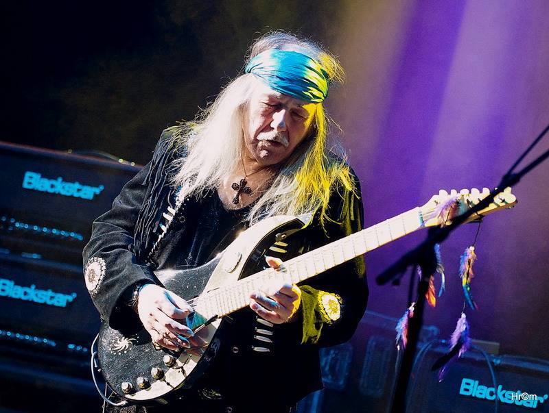 LIVE: Joe Satriani se svým projektem G3 ukázal Praze, co si představit pod pojmem kytarová virtuozita