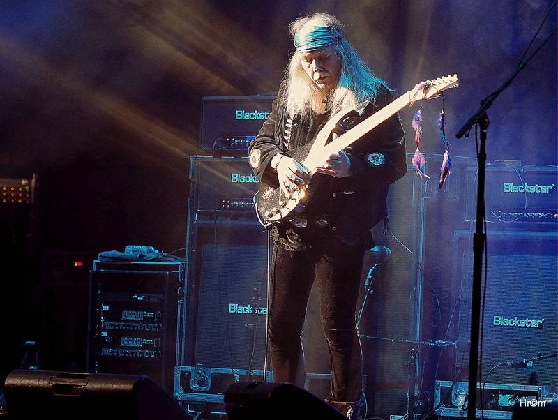 LIVE: Joe Satriani se svým projektem G3 ukázal Praze, co si představit pod pojmem kytarová virtuozita