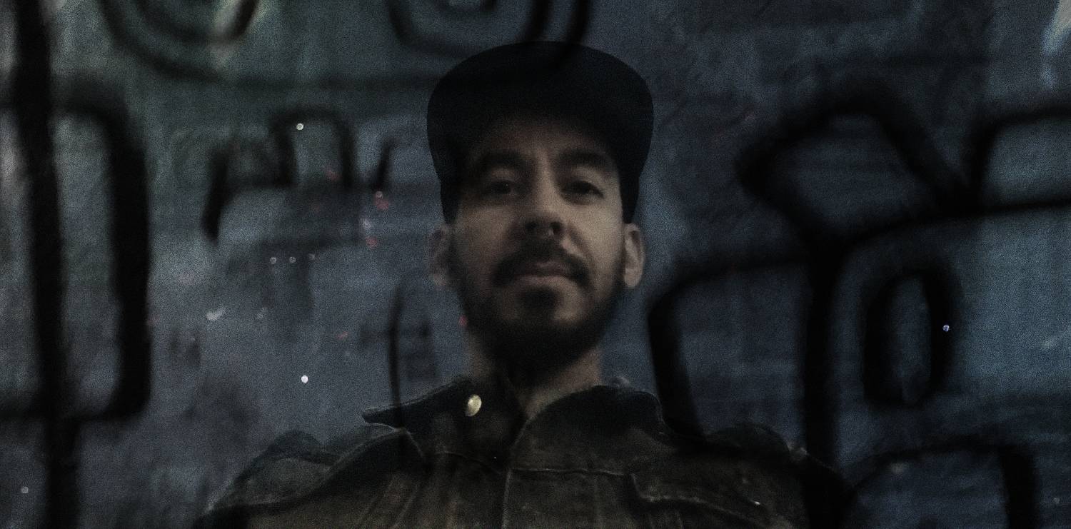 Mike Shinoda vydá v červnu sólové album. Vypsal se na něm ze smrti Chestera