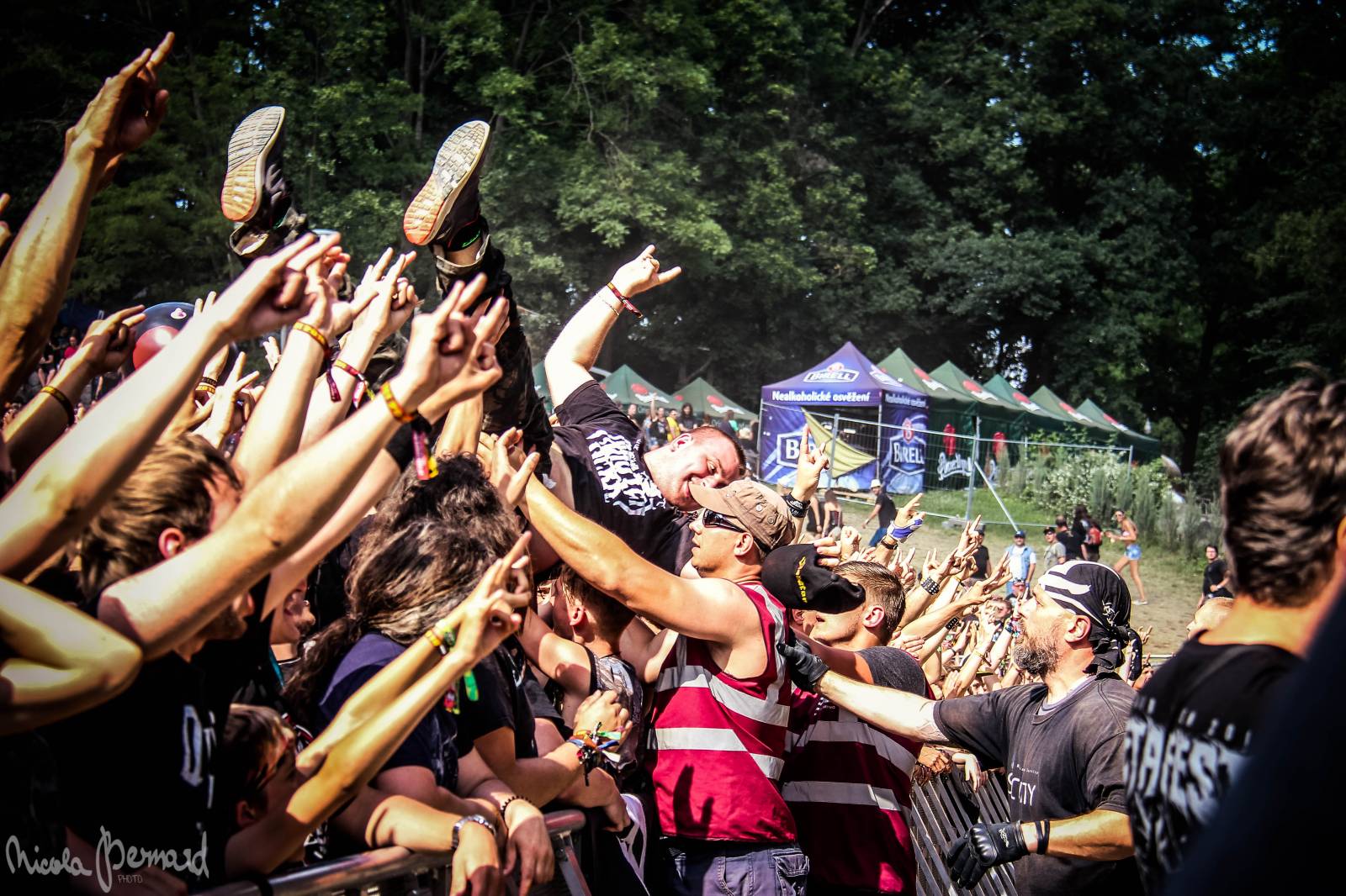 TOP 5 plzeňského Metalfestu: Nightwish, Accept, metalisté ověšeni kachničkami i fanoušci skákající přes zábrany