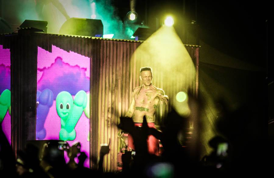 LIVE: Die Antwoord v Praze - Extrémní porce energie, šílené tanečky, holé zadky i surfování na lidech