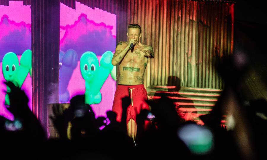 LIVE: Die Antwoord v Praze - Extrémní porce energie, šílené tanečky, holé zadky i surfování na lidech