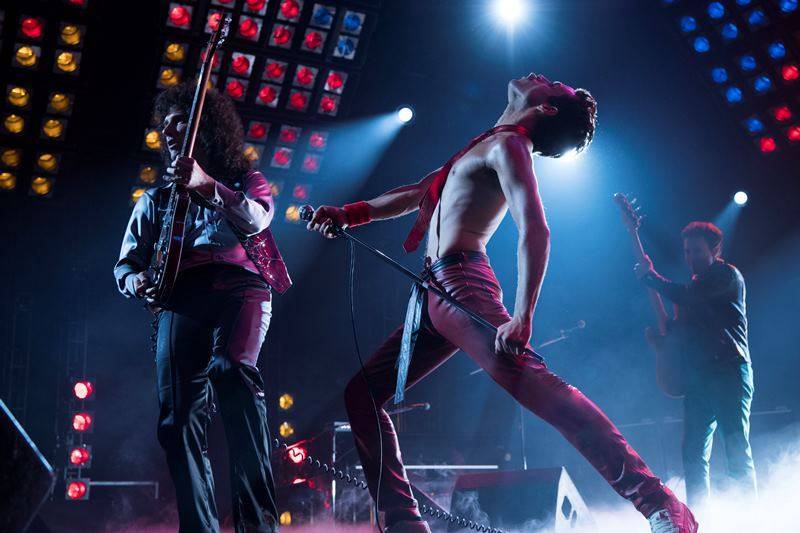Po obrovském úspěchu v kinech vyjde film Bohemian Rhapsody na DVD a Blu-Ray. S Queen se vydá až do zákulisí