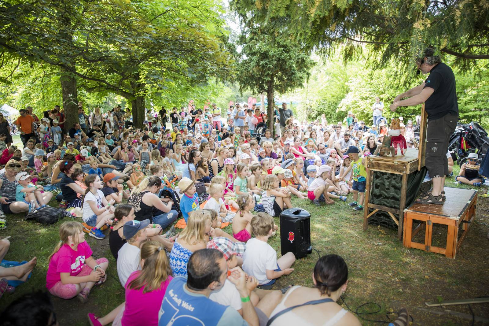 Festival Mezi ploty láká na Tomáše Kluse, Divokej Bill, Barboru Polákovou, Kašpárek v rohlíku i rodinnou zábavu