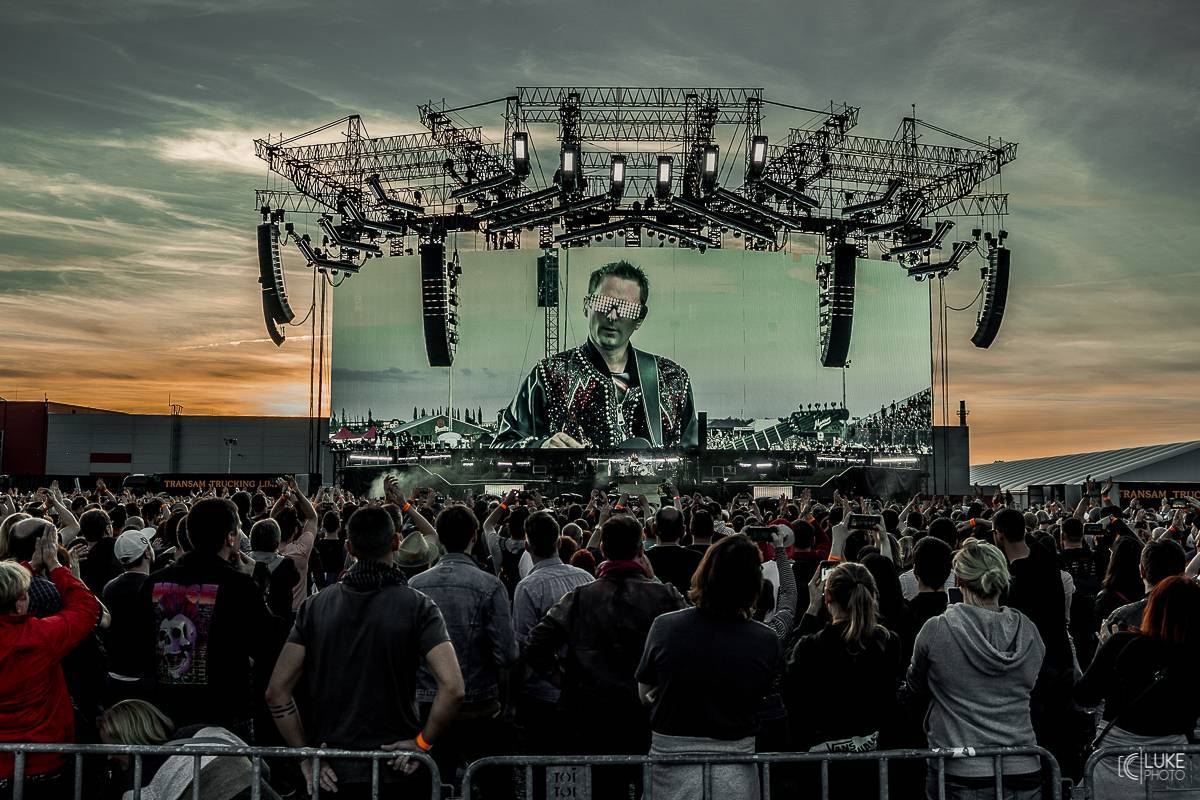 LIVE: Muse nás vrátili do osmdesátek. Udělali by ale nejlépe, kdyby pořád něco nevymýšleli