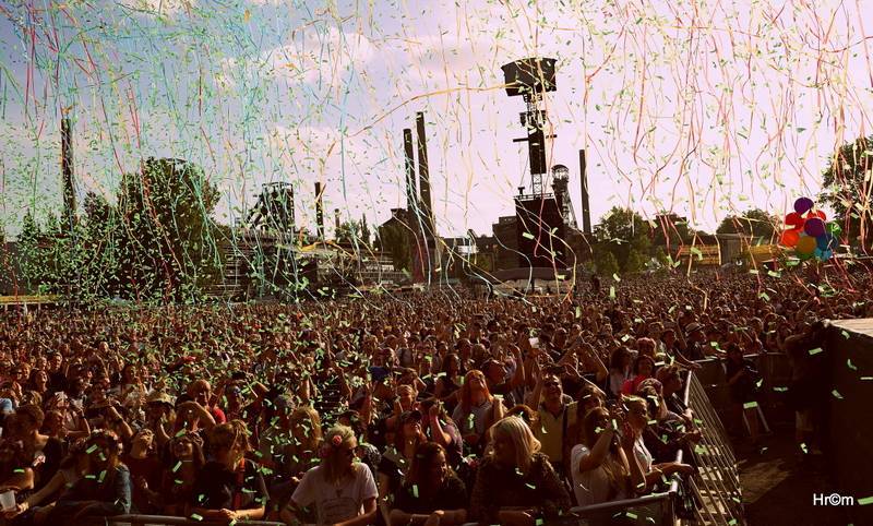 LIVE: Colours of Ostrava si v první den podmanila Florence and The Machine, která vypadala jako víla