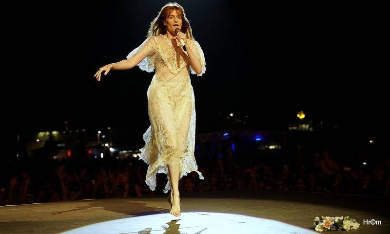 LIVE: Colours of Ostrava si v první den podmanila Florence and The Machine, která vypadala jako víla