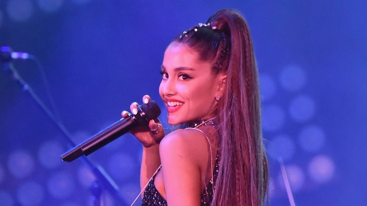 LIVE: Ariana Grande v Praze s kulisami šetřila, spoléhala na tanečníky a svůj hlas