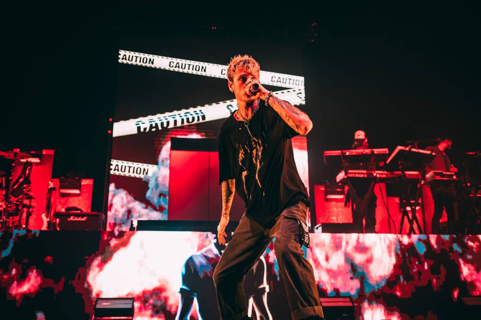 LIVE: Machine Gun Kelly v Praze - Rocková hvězda rapu si střihla předělávky Billie Eilish i Oasis