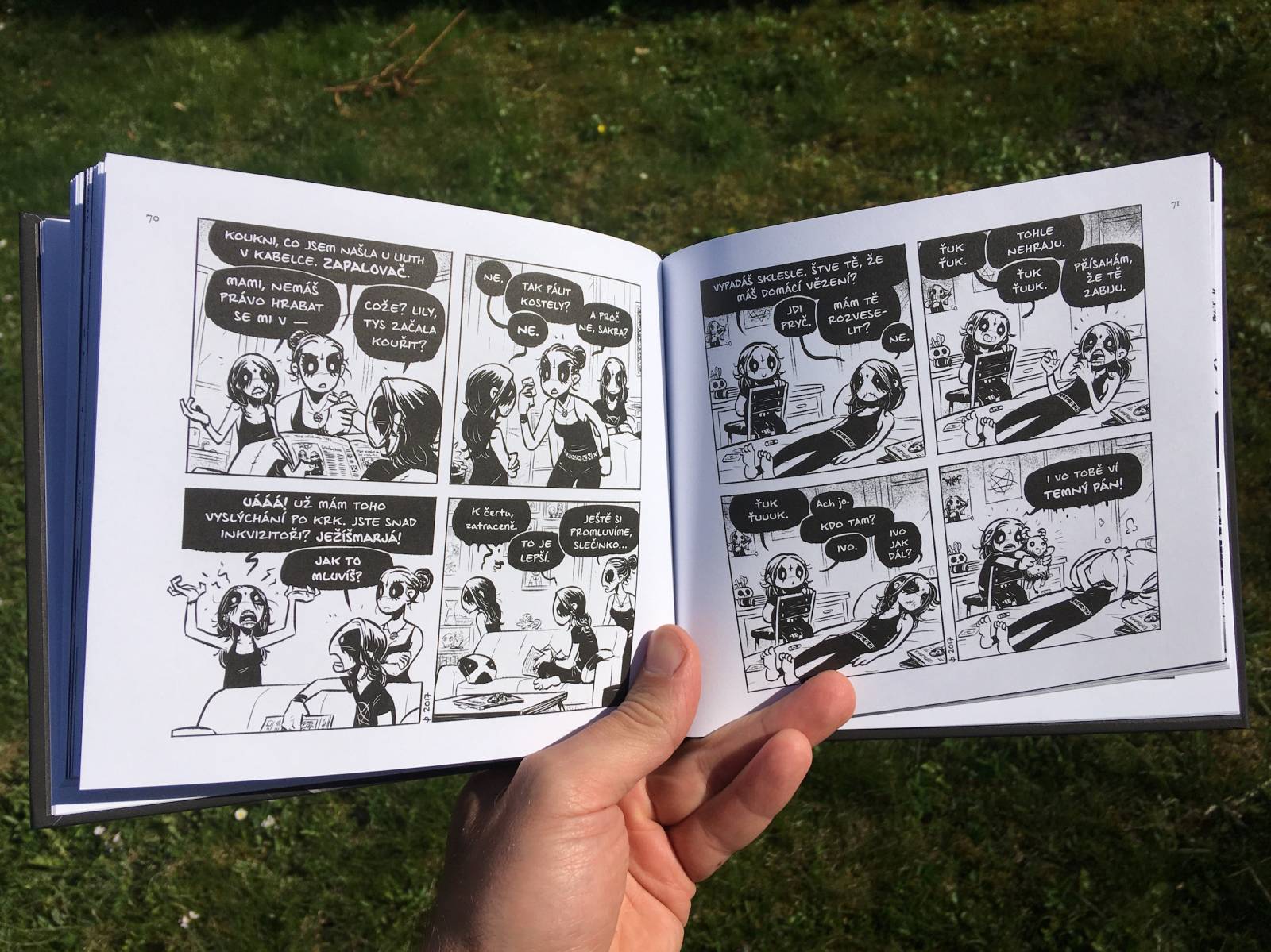 RECENZE: Belzebubové - Taková normální rodinka. S láskou k metalu a Satanovi